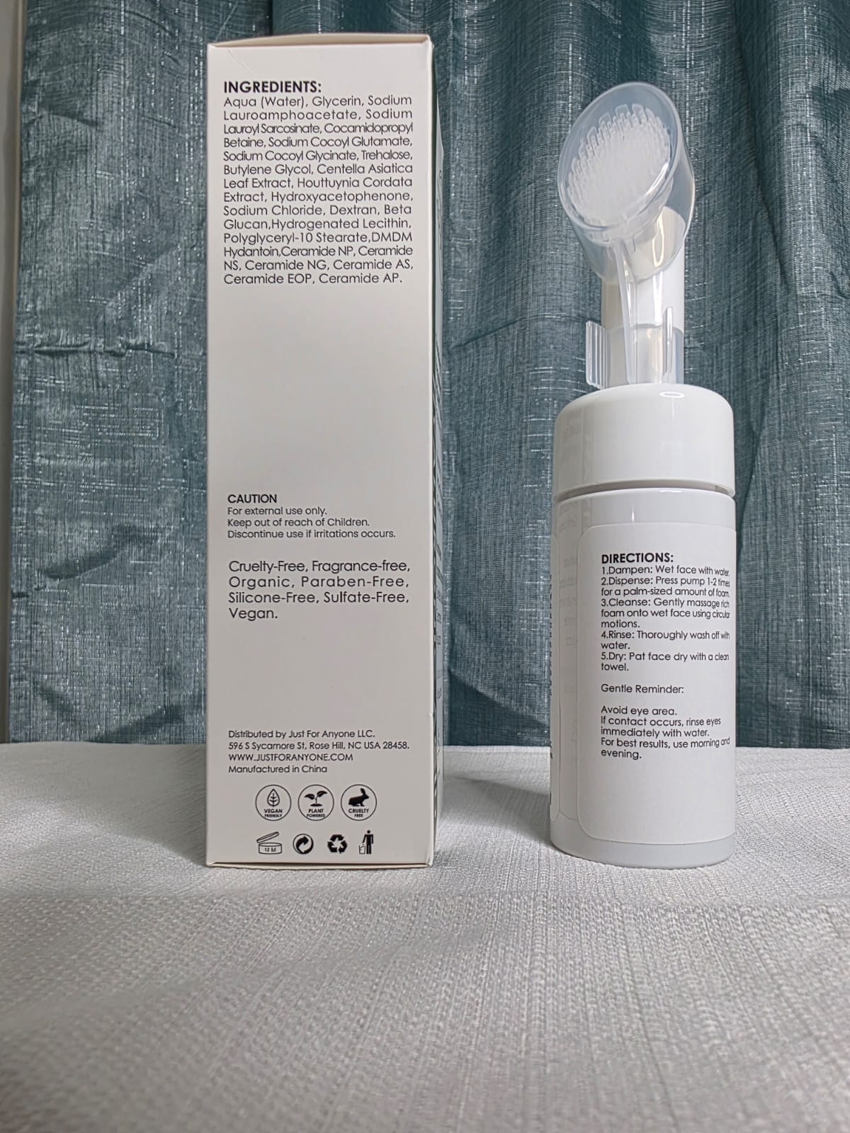 Ceramide & Centella Asíatica Face Cleanser.