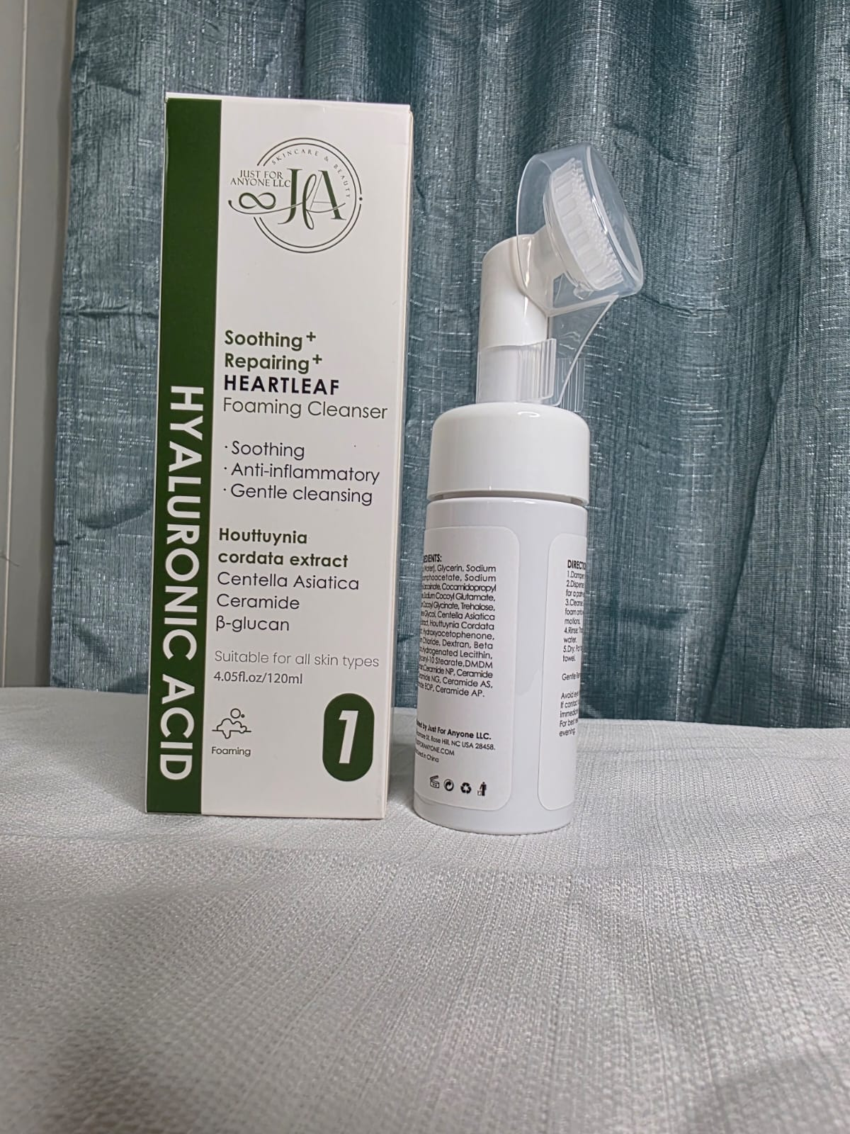 Ceramide & Centella Asíatica Face Cleanser.